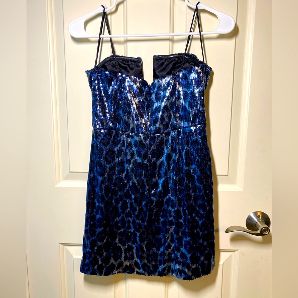 Zara leopard short sequin dress/ color blue and black. Size small